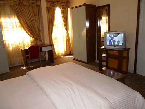 Azam Hotel Bamenda Exterior photo