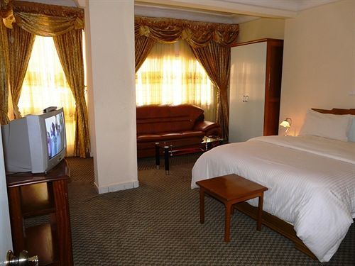 Azam Hotel Bamenda Exterior photo